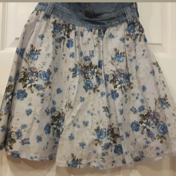 HOST PICK 🌸Blanco vintage Denim floral Dress🌸 - Picture 4 of 13